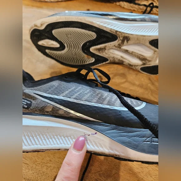 Nike Zoom Gravity shoes- 9 - Picture 5 of 14